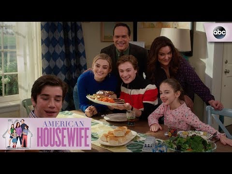 Otto Dinner Selfie – American Housewife
