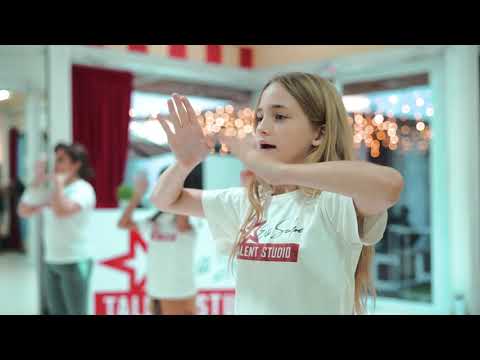 SINGING CLASS - EVA SCOLARO TALENT STUDIO