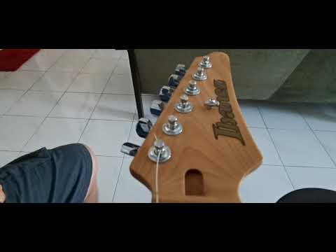 Locking tuning machine on ibanez AZ Series gotoh tuning machine.