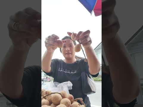 dahil panahon Ng Lansones at Rambutan marami Ang bumibili 1 kilo Ng Lansones 70 pesos Rambutan 60