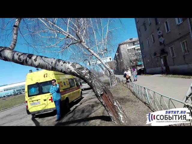 На Жилплощадке сотрудники МЧС спасли девочку, читая ей сказки на окне 3 этажа