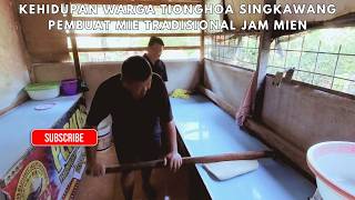 Download lagu The Lives of Chinese Jam Mien Noodle Makers in Singkawang mp3
