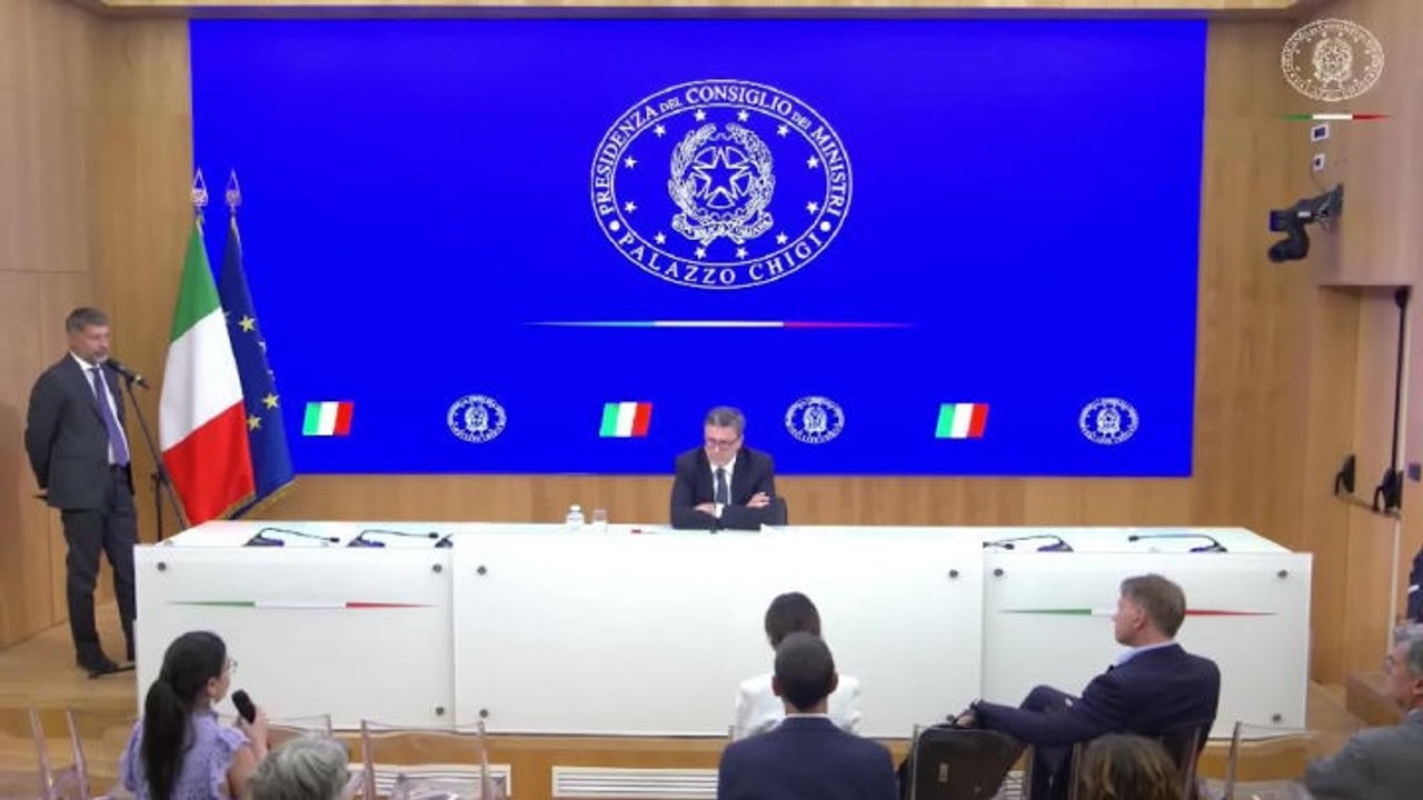 Taglio accise, Giorgetti: In vigore dal 28 luglio, pronti interventi su bollette se crisi continua