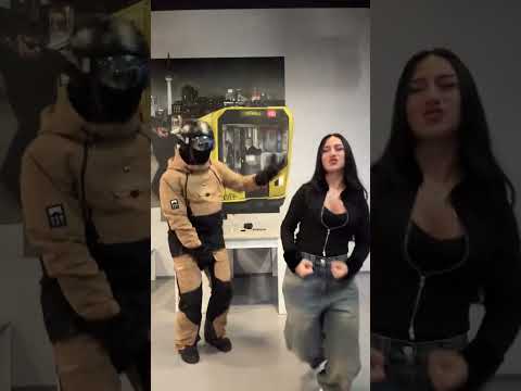 Who is that???? #asal #dance #makeup #lunatix #dancer #random rando