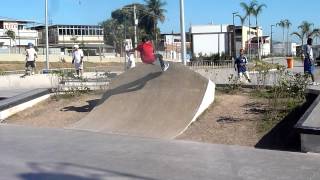 preview picture of video 'Pedro Gabriel (10) skatista voador em Madureira 12AGO2012'
