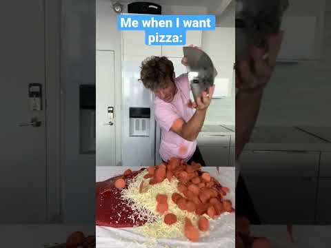 WHO ELSE LOVES PIZZA? 😂 - #shorts