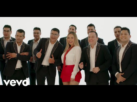 Aarón Y Su Grupo Ilusión, Chiquis - Sólo Quédate En Silencio