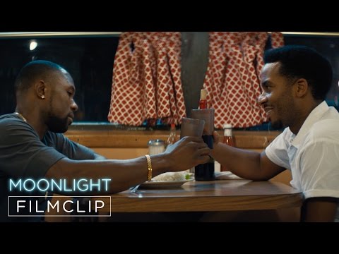 MOONLIGHT | Clip | "Black & Kevin stoßen an"