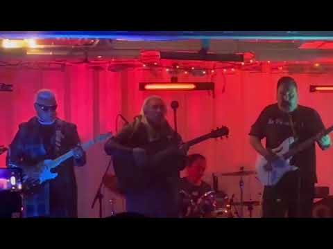 Piitsukkut - Anigit Qallunaaq