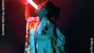Kylie Minogue - Free (Intimate And Live Tour)