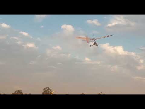 piloto Espada sobrevoando o ninho dos condores em Nova Odessa