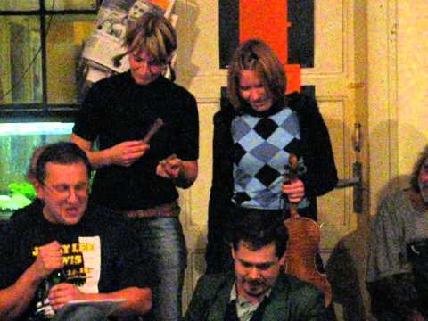 Sto mrtvých miminek v jedné popelnici - Sto mrtvých miminek v jedné popelnici (titulní song)