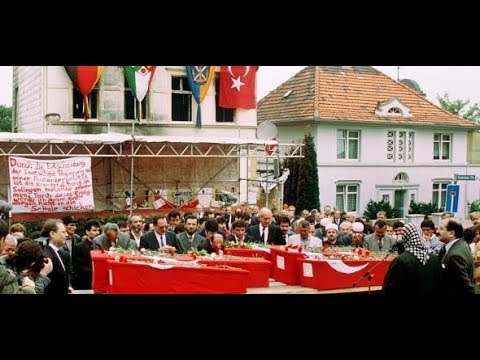FÜNF FRAUEN UND MÄDCHEN STARBEN: Gedenken 25 Jahre nach dem Brandanschlag von Solingen