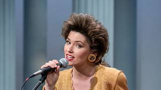 Shania Twain's 1993 Debut Single Live: "What Made You Say That" | Dini Petty