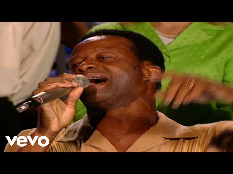 Bill & Gloria Gaither - Amen [Live] ft. Larnelle Harris