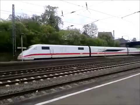 IC und ICE bei der Durchfahrt