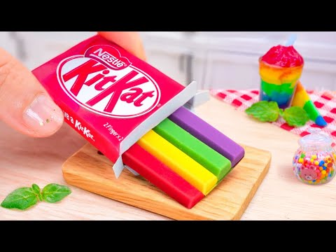 🍫🌈 Sweet Miniature RAINBOW KITKAT Chocolate Cake -Tiny Colorful Chocolate Cake Dessert by Mini Yummy