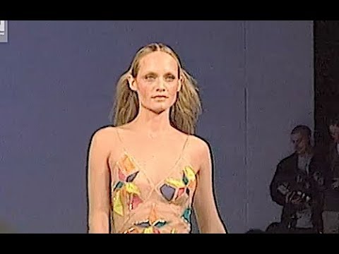 MATTHEW WILLIAMSON Fall 1999 2000 London - Fashion Channel