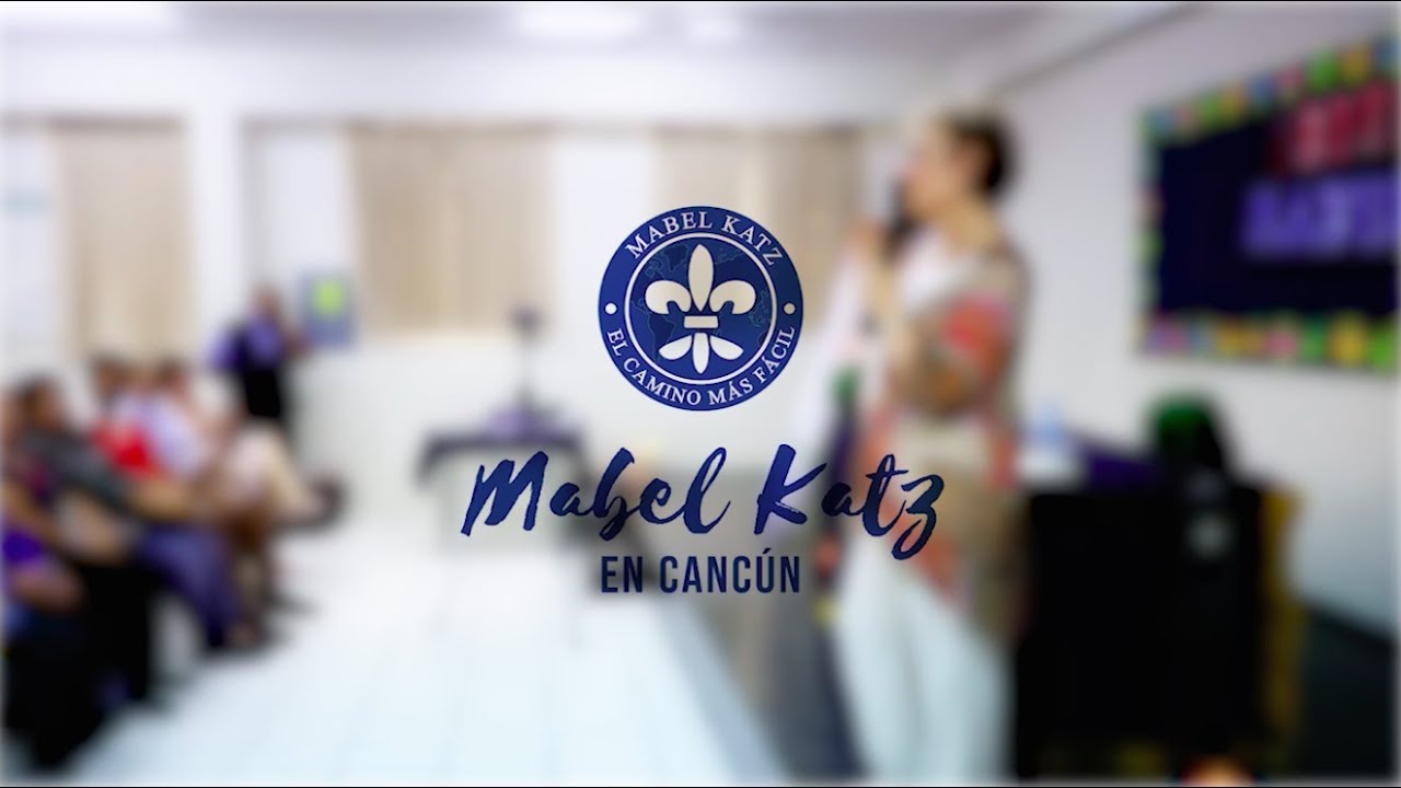 Mabel Katz junto a los chicos del Colegio Boston de Cancún, México 2018