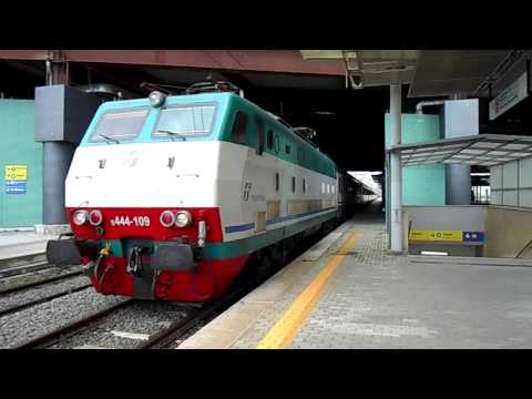 E 444.109 IN PARTENZA CON L' INTERCITY 1589 PERIODICO DEL SABATO