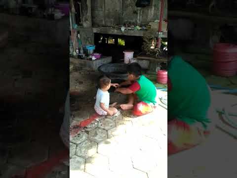 Bhinneka Tunggal Ika bermain sama adik Tan Hana Dharma Mangrwa