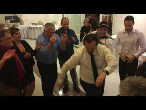 Spontánna zábava na svadbe - spev a tanec