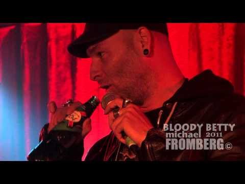 Bloody Betty Gameshow, Win Lose Or Die 14 - Michael Fromberg