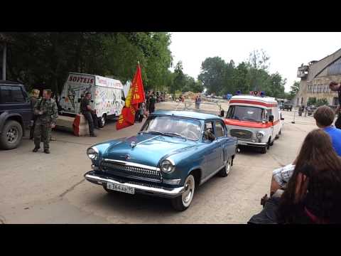 12 . Internationales Ostblock Fahrzeugtreffen Pütnitz 2013 - Parade 1
