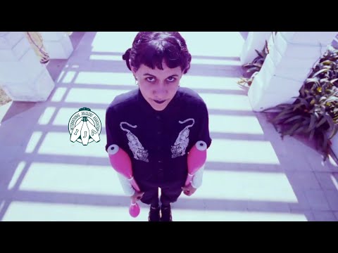 Club Juggling by Florencia Ventura from Argentina | IJA Tricks of the Month 