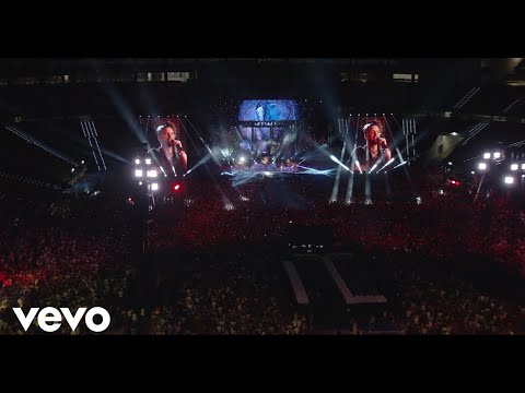Videoclip de Siempre Fuertes (En Directo En El Wanda Metropolitano / Madrid / 2019) — Manuel Carrasco