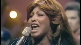 Ike &amp; Tina Turner Live on Soul Train - Sexy Ida - 1975