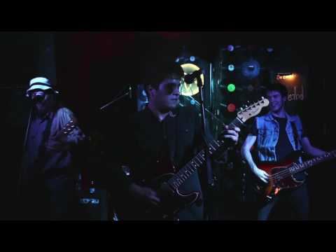 42 DECIBEL - Scotch Drinker - Live at The Temple Bar