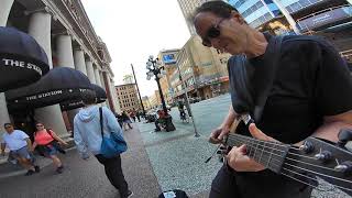 Lotta love - Busker plays tasty solos on Neil Young/Nicolette Larson classic 9/3/19