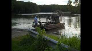 preview picture of video 'Bowfishing from Airboats'