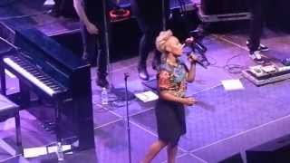 Emeli Sandé- Who Needs The World (Live in Atlanta at The Tabernacle)