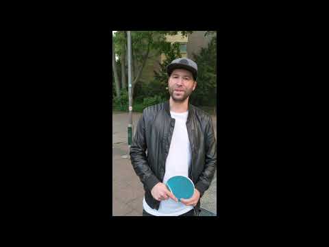 enkelson. für Düsseldorf spielt Tischtennis. Für Düsseldorf