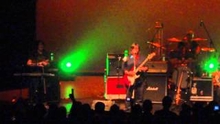 The Breeders New Year, Cannonball, Invisible Man, No Aloha & Roi Live