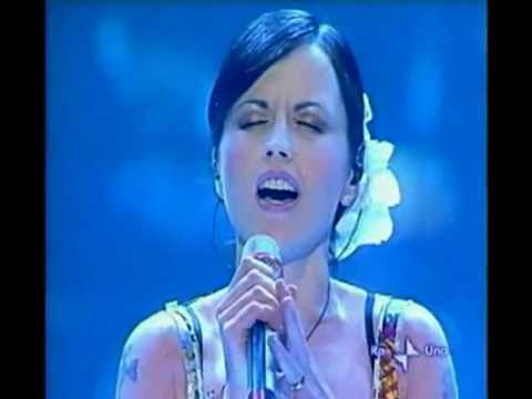 Dolores O'Riordan    Ave Maria  live7az