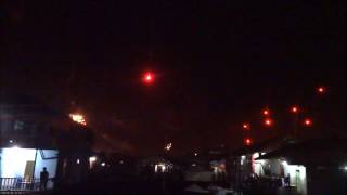 preview picture of video 'Tahun Baru, Dar Der Dor! Perang Kembang Api di Kampung Baru Balikpapan'