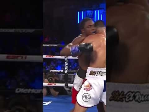 Berlanga trying to bite Angulo🤩#boxing #boxingnews #shorts