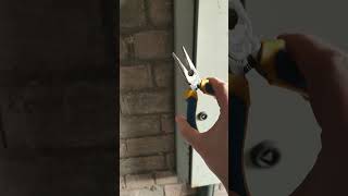 How to Open an Electricity Box Meter With No Key