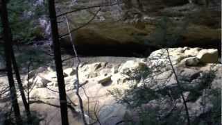 preview picture of video 'Fantastic hiking Old Man's Cave, Hocking Hills State Park, Logan, Ohio'