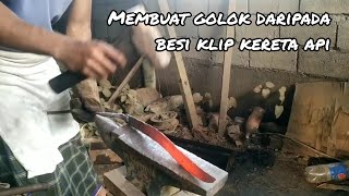 Download lagu Tempa golok sembelih🔥 dari besi klip landasan kereta api‼️ mp3 Download lagu Tempa golok sembelih🔥 dari besi klip landasan kereta api‼️ mp3