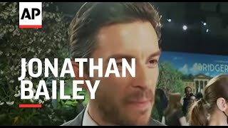 Jonathan Bailey says 'Bridgerton' co-star Simone Ashley 'knocked Shondaland and Netflix off their fe