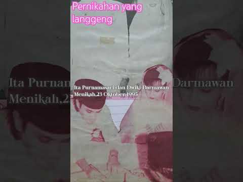 Ita Purnamasari dan Dwiki Darmawan.Pernikahan yang langgeng.