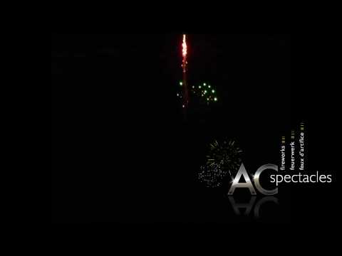 5023   RED STROBE TAIL WITH GREEN MINE   Single Shots   2'' Single Shot