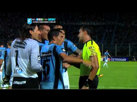 Una jugada que generó protestas. Belgrano 2 - Chicago 0. Fecha 1. Primera División 2015. FPT.