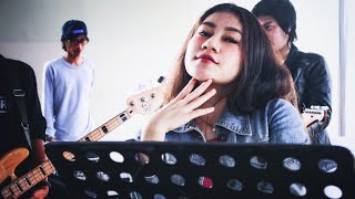 Download lagu Datuk band ft. Anggi Vinadra mp3 Download lagu Datuk band ft. Anggi Vinadra mp3