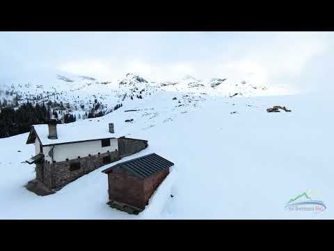 I Piani dell’Avaro tra neve, nebbie e azzurro