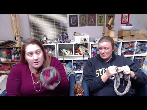 TheKnitGirllls Episode 371 - Bear Cheese